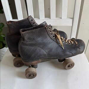 Antique Hyde Chicago Roller Skate Co Black USA Wooden Striped Wheels 1914